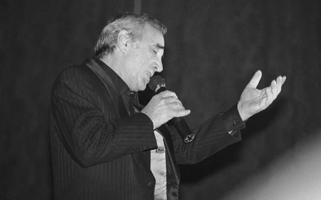 Música para casamento: She – Charles Aznavour